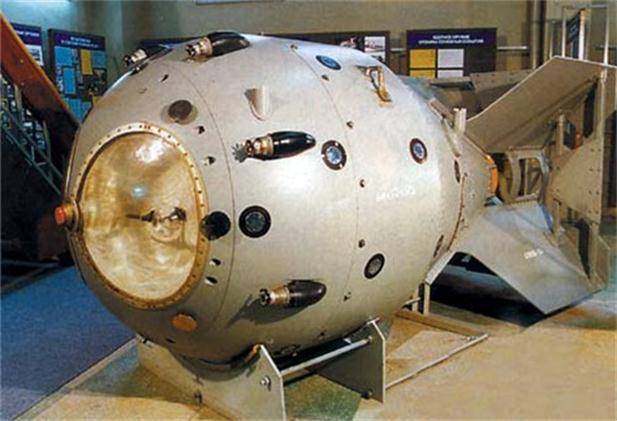 美国第一颗原子弹叫瘦子,苏联叫南瓜,中国的叫什么?太文艺了_手机搜狐