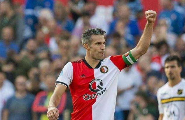 俱乐部也为他举行了盛大的退役仪式,这一天属于范佩西,他从费耶诺德