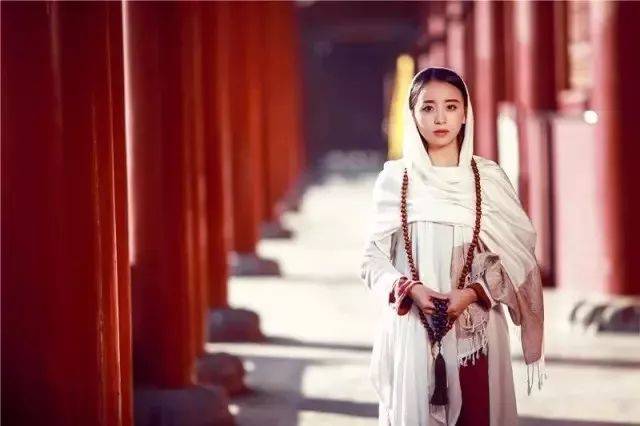 真正念佛的女人有菩萨相家道竟会67发生这种变化