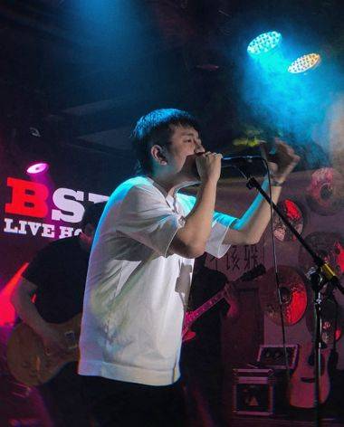 5月18日 | 顽石乐队专场天津站—嘉宾:谜团儿