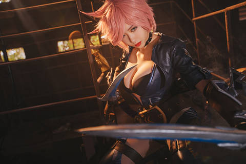 王者荣耀阿珂致命风华cos 惹不起的性感小姐姐