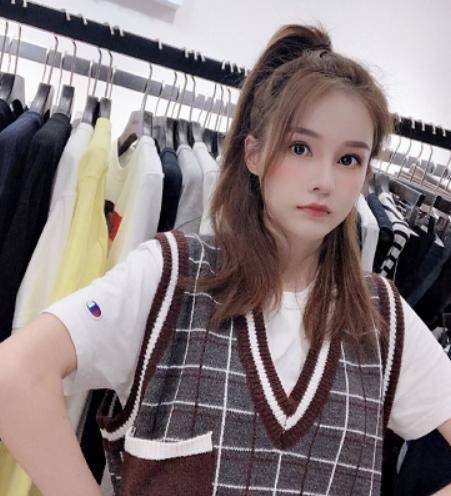 她是和平精英第一美女主播奋战百小时终成无敌女战神游戏