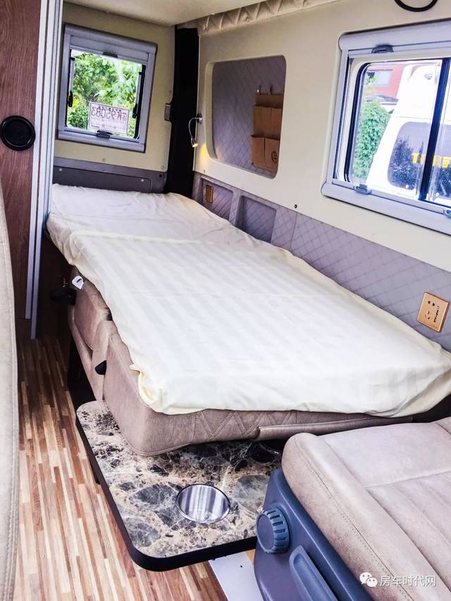 新款卫航大通短轴房车(电动吊床款),所谓麻雀虽