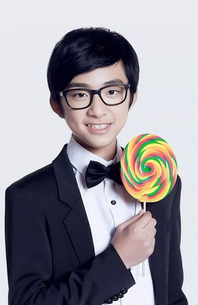 南岸少主刘志宏参加学校成人礼,没参加艺考也不会回归娱乐圈