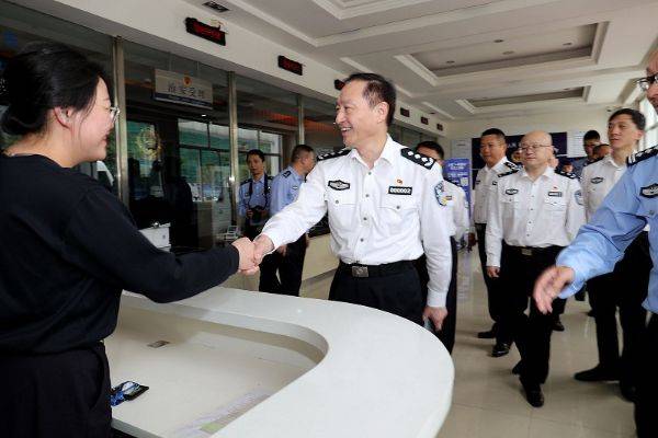 市局党委副书记副局长陈臻市局党委委员指挥部主任吕耀东一行先后至