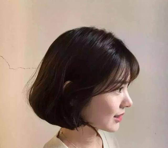 2019年流行半圈烫所有女生都能驾驭的短发