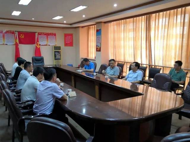 昨日普宁副市长陈俊礼到洪阳镇督导三清三拆工作