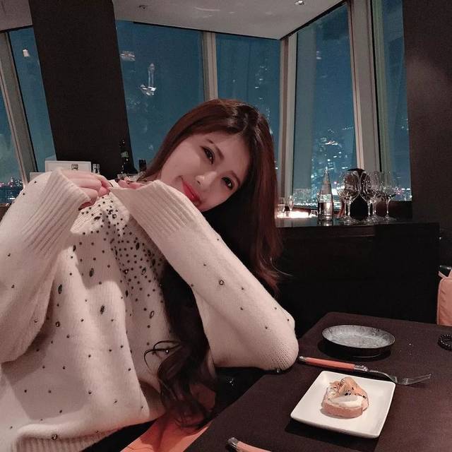 ins精选台湾正妹主播刘庭羽