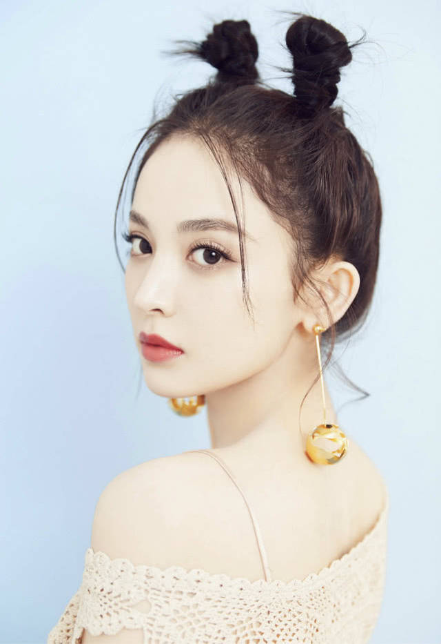 新疆二美齐换发型,娜扎"哪吒头"对决热巴"小平头",不分高下!