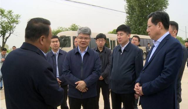 市委副书记马希良,副市长王蕾一同调研.