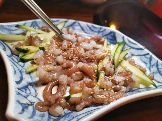 通吃首尔:生吃八爪鱼及海鲜锅