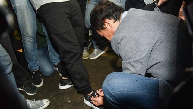 当网红!郭台铭跪地啃草、韩国瑜芹菜爆头,蔡