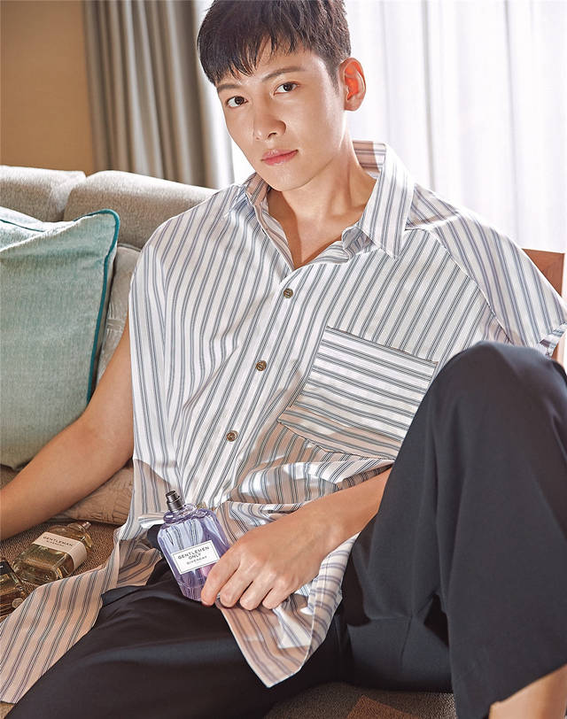 池昌旭不再当花美男!32岁退伍后气质大变样,穿西装凹造型更成熟