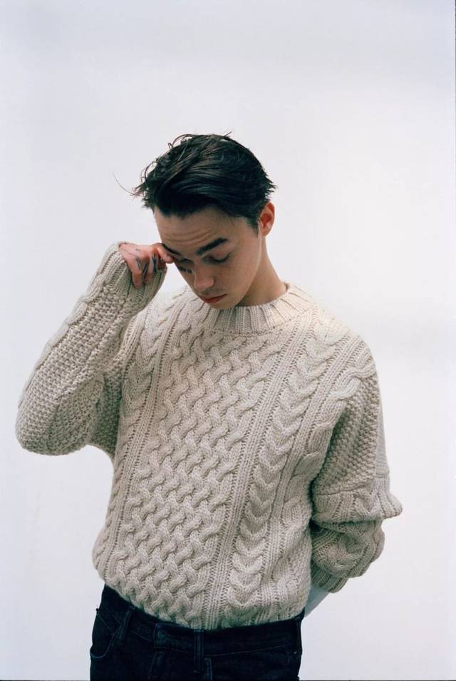 wakeup男孩做模特在涩谷夜晚拍大片这个牌子确实不一样