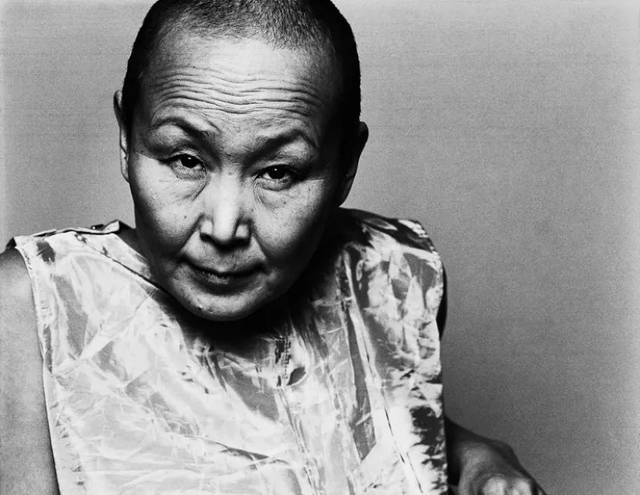 这位光头酷大妈珊寇,真正的用生命在歌唱 | 着调