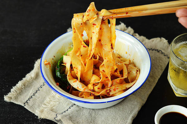 心目中的那一碗油泼扯面,扯一扯就上瘾懒人们的首选!