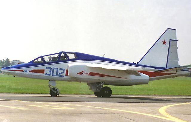 苏-28具有单发起降能力,可以在未经铺装的粗糙跑道上起降.