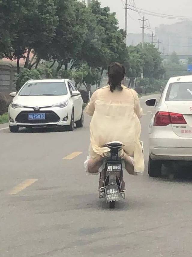 我騎的不是電動車,是魔法掃帚~ ▼