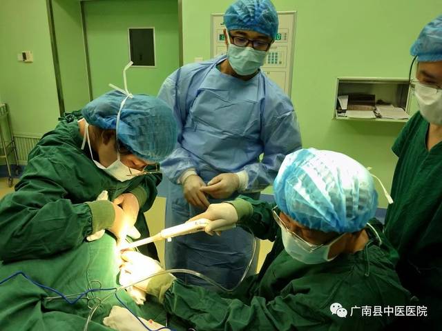 自动痔疮套扎术目前是国际上治疗痔疮的首选疗法,该手术更成熟,先进