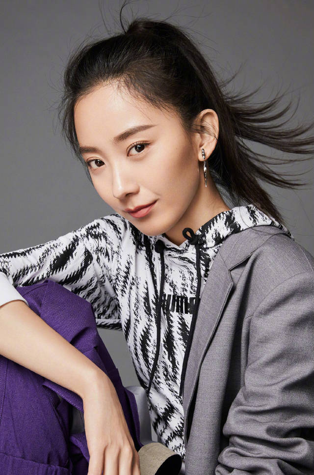 女演员朱颜曼滋酷美养眼时尚写真_手机搜狐网