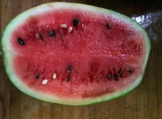 西瓜熟过劲,倒瓤瓜越来越多怎么办?如何预防西瓜倒瓤