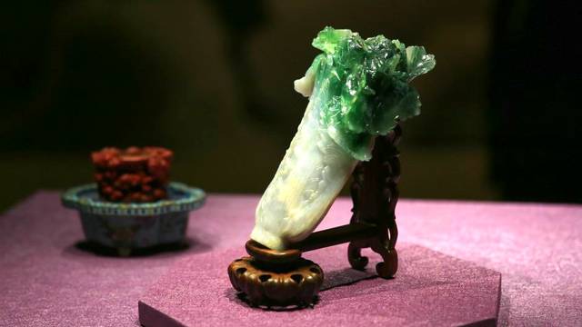 慈禧为何如此钟爱翡翠白菜，你知道吗？_寓意