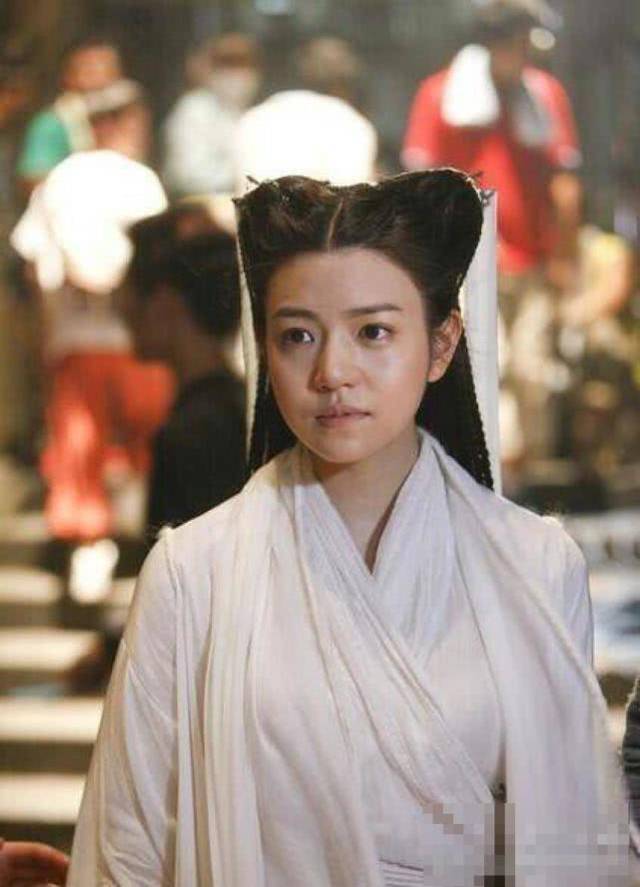 当初陈妍希为了演小龙女瘦到80多斤,还因为包子脸被要求减肥