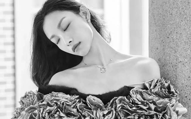 每天7分钟,打造倪妮同款"直角肩&天鹅颈"!_手机搜狐网