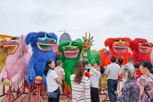 上犹县九狮拜象精彩亮相 中国(赣州)第六届家具产业博览会