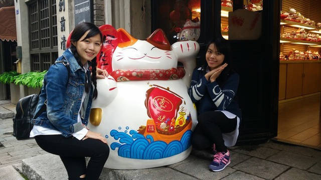 海口 最后来张合照,大招财猫,好喜欢它的,恨不得搬走放在自家门口