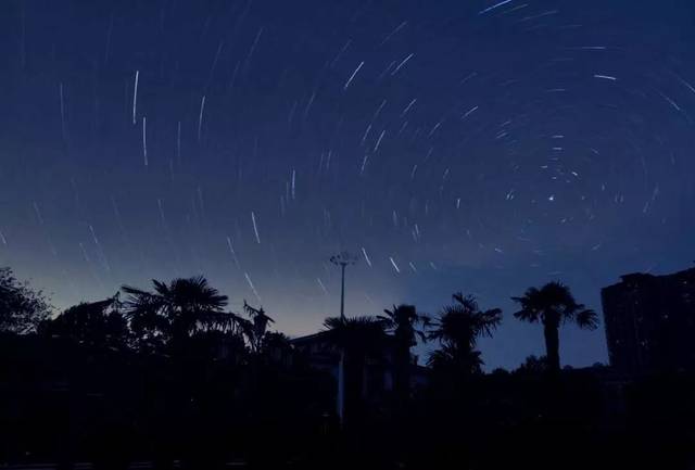 飞云之下--仲夏夜梦里的外事