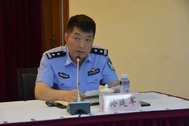 长征派出所所长孙建军介绍了派出所近期扫黑除恶专项斗争工作开展情况