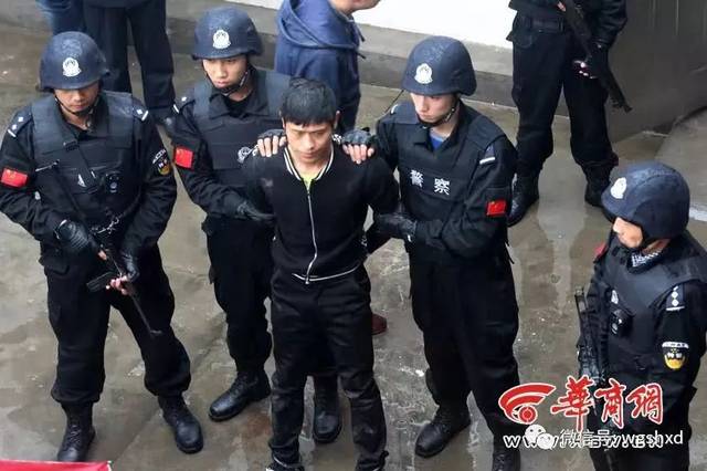 3月24日下午,嫌疑人李朴被带回高陵县马家湾派出所,高陵县"3.