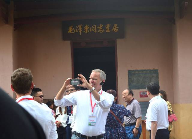 国际合作示范区项目举行集中签约,原国家农业部党组成员,副部长夏文义