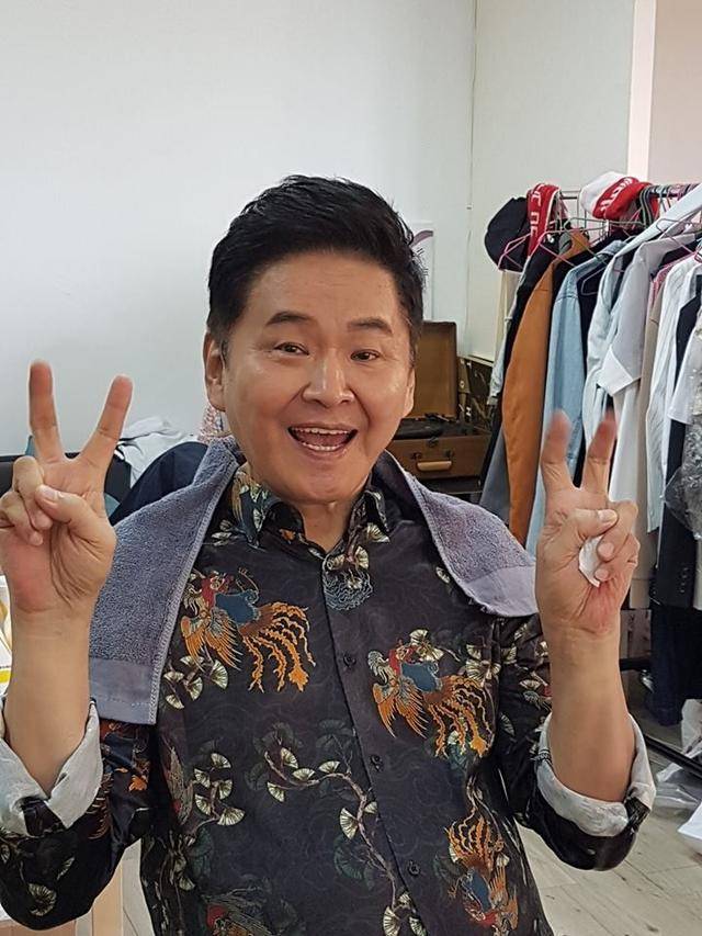 原创台湾主持人贺一航去世,患大肠癌却不愿化疗,称自己要活得有尊严