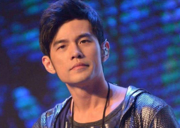 周杰伦要给王俊凯介绍女朋友,王俊凯回了5个字