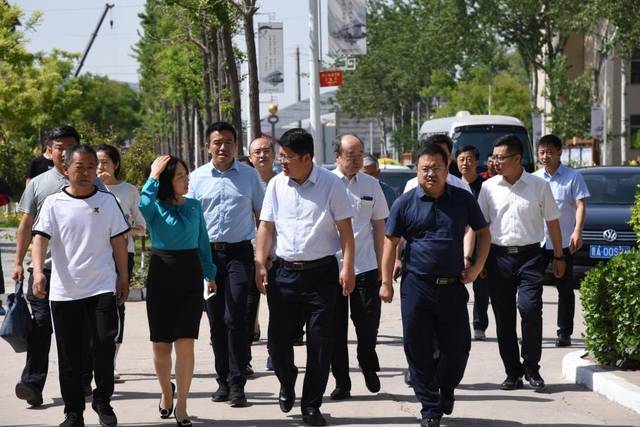 区长李永强开展"六一"儿童节走访慰问活动_手机搜狐网