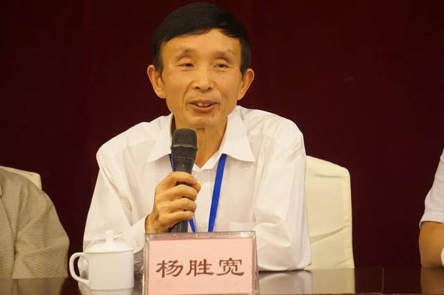 我院院长李怡,中国苏轼研究学会原会长,我院教授张志烈,中国苏轼研究