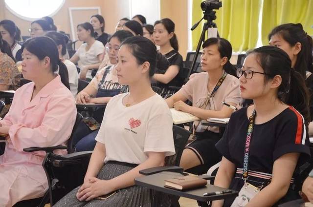 这才是心肺复苏的正确姿势快看中医院护士的真人演示