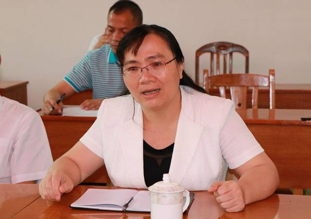 袁永康一行在县长梁健梅等领导陪同下先后到罗董镇五星村,南丰镇且止