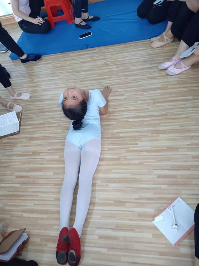 踏步翻身,分解练习,点翻身,分解动作,连贯动作讲解,串翻身,分解动作