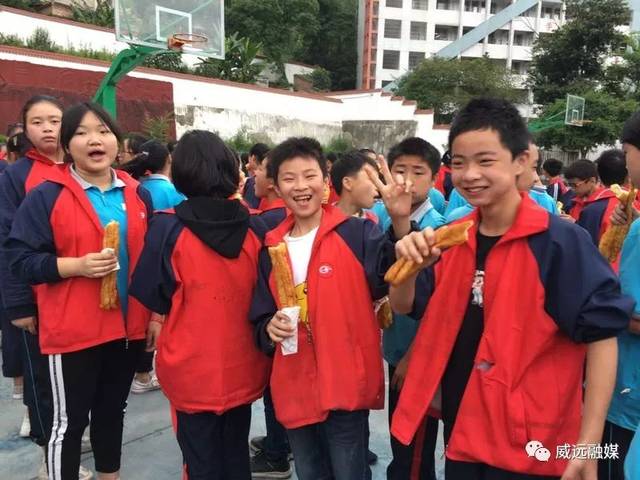 来新场中学感受端午节的仪式感!