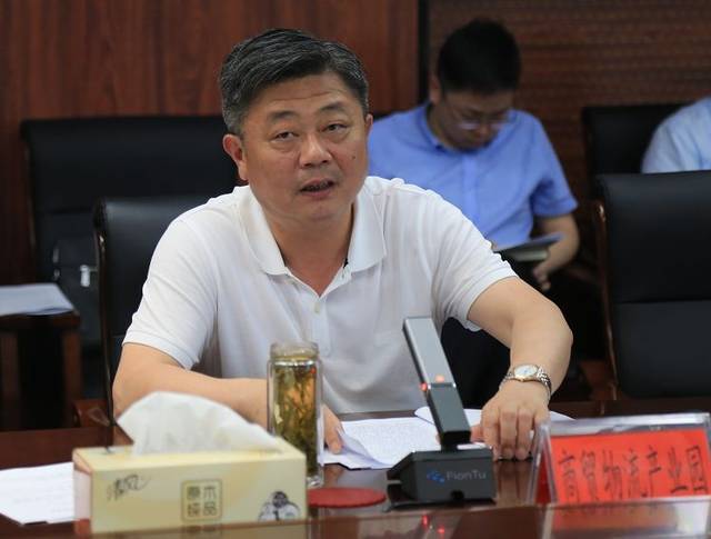 尽职尽心尽力加快推进园区发展