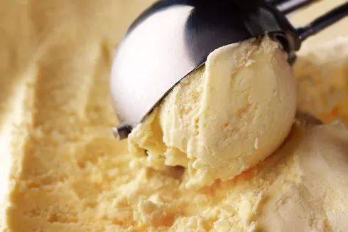 (图片来自网络) 一加仑的冰淇淋,以为可以放在冰箱里慢慢吃很久, 其实