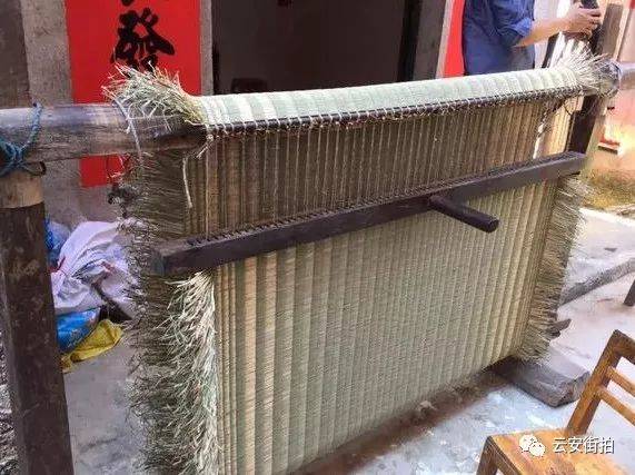 云浮富林龙须席编织手工艺比一般草席厚实更舒适
