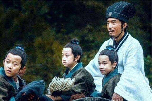 诸葛亮多次攻打一县城,却总打不下,数十年后他孙子成了县长