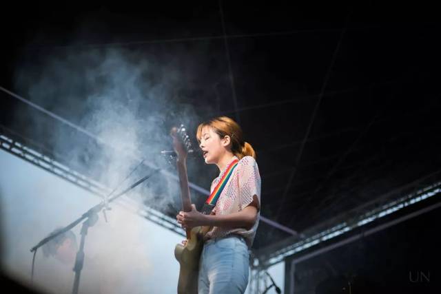 罗玉婷(吉他/主唱)