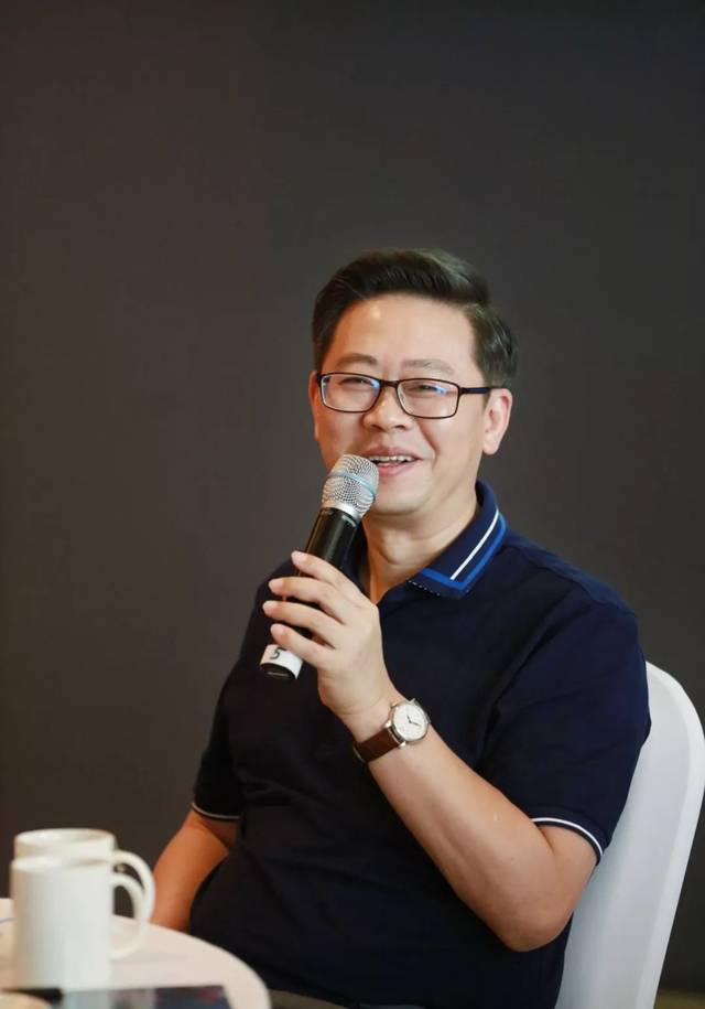 吴卫东马中骏联袂敞心扉 两小时恳谈媒体说干货