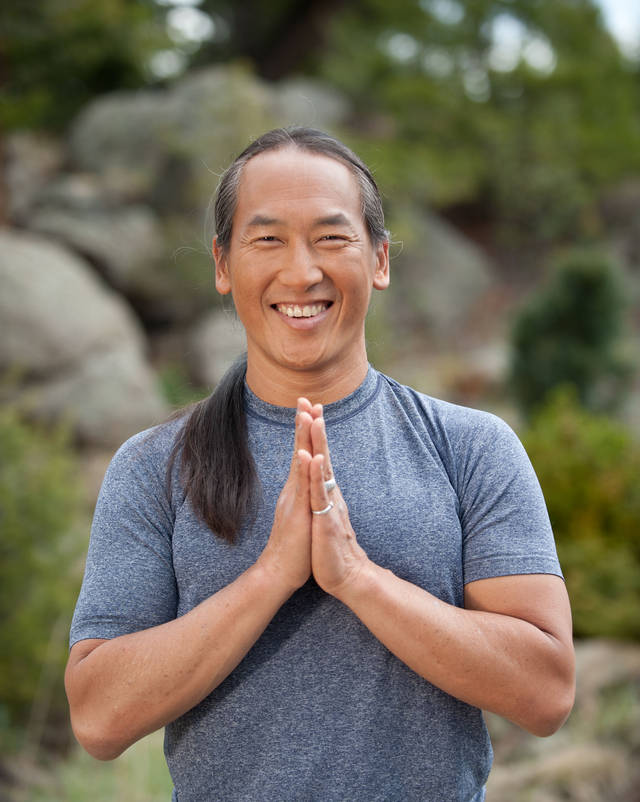 美国排名前三的瑜伽大师教你练瑜伽!