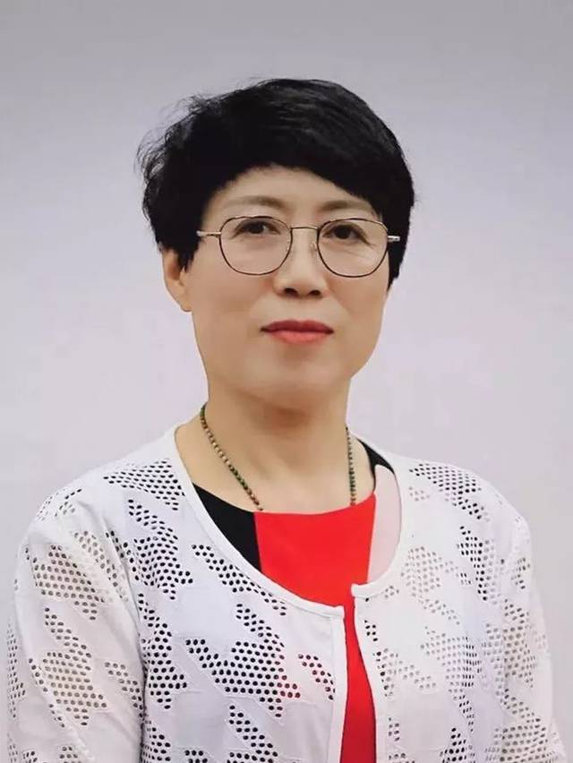 颊针精品培训二级班首席讲师刘红刘红老师,因其在颊针全息层面运用上